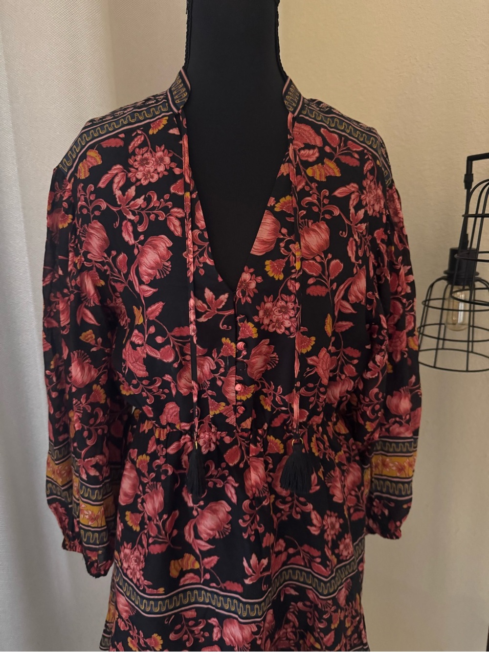 Alice + Olivia Sedona Floral Silk Blend Boho Mini Dress Tassel Tie Size 2 - Picture 4 of 11